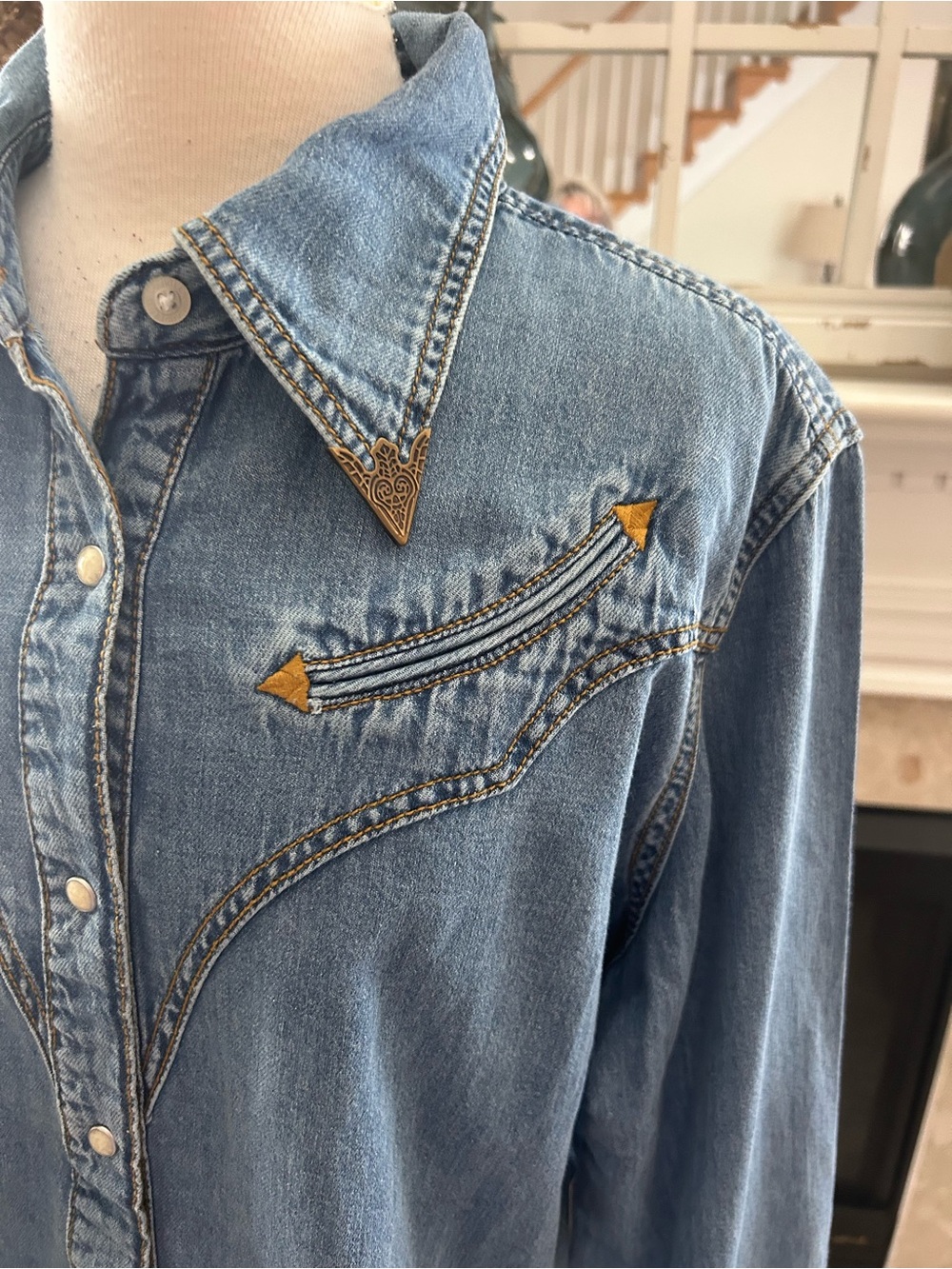 Wrangler X Lainey Light Blue Denim Western Snap-Front Shirt - Picture 5 of 13